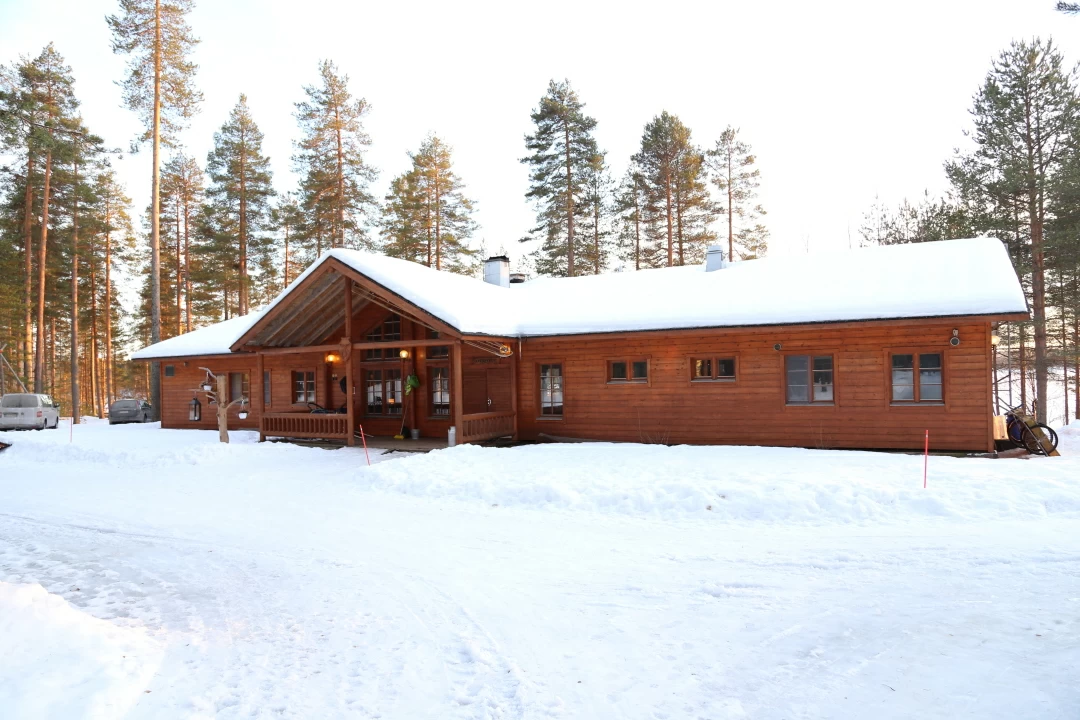 Hundeschlittentouren in Karelien Eräkeskus Lodge Finnland