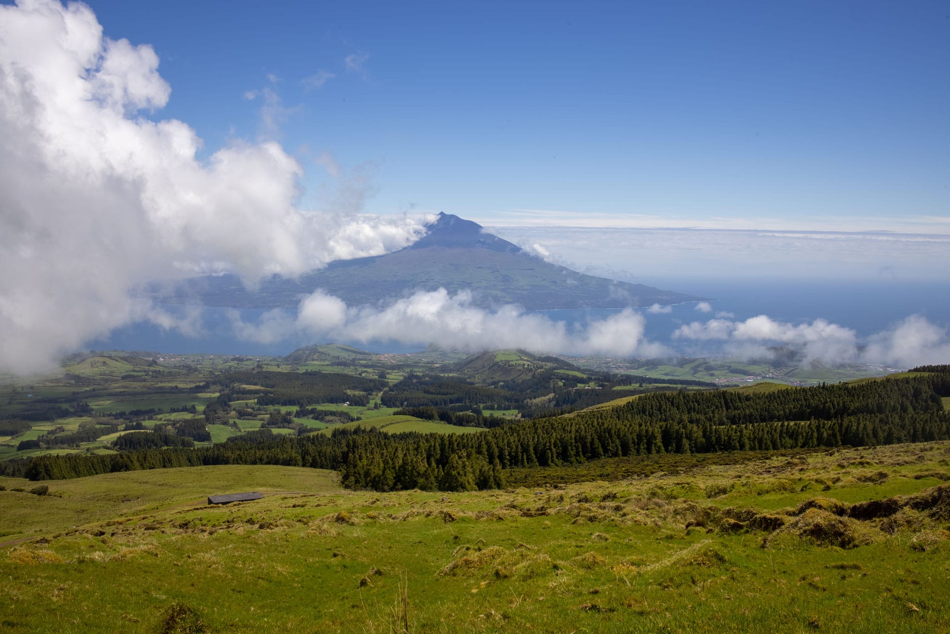 Faial Sicht auf Pico Sicht auf den Pico Vulkan von Faial aus